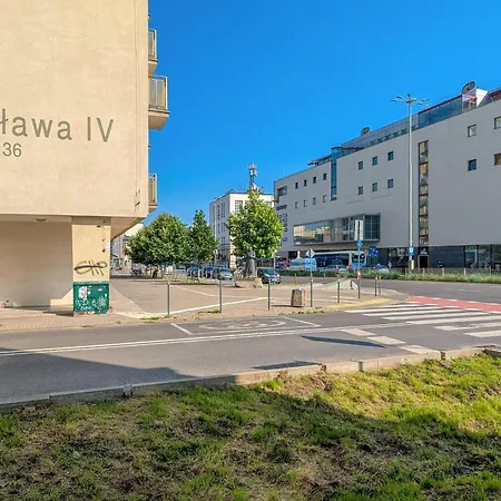 Lägenhet Three Bedroom In Center With Desk By Renters