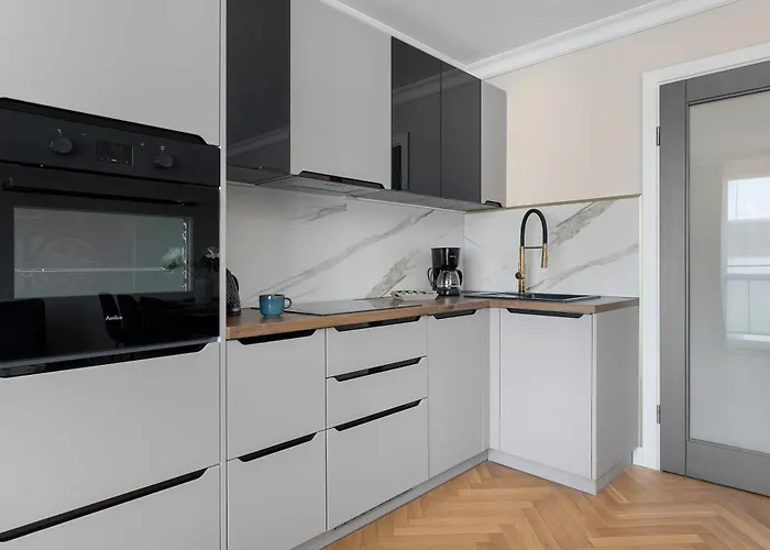 Apartman Three Bedroom In Center With Desk By Renters