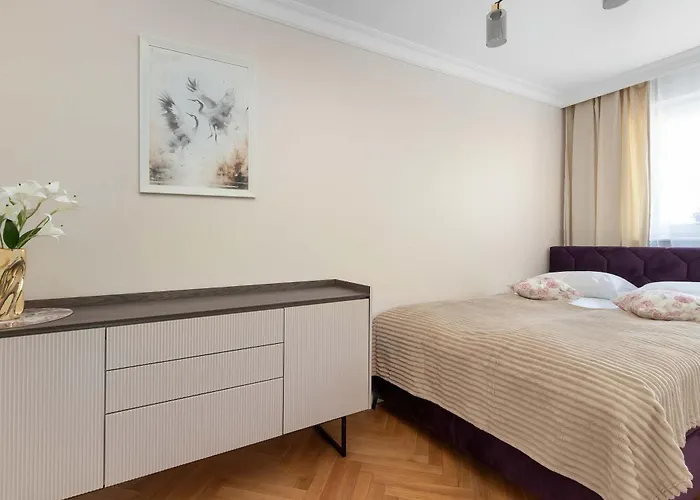 Apartman Three Bedroom In Center With Desk By Renters *